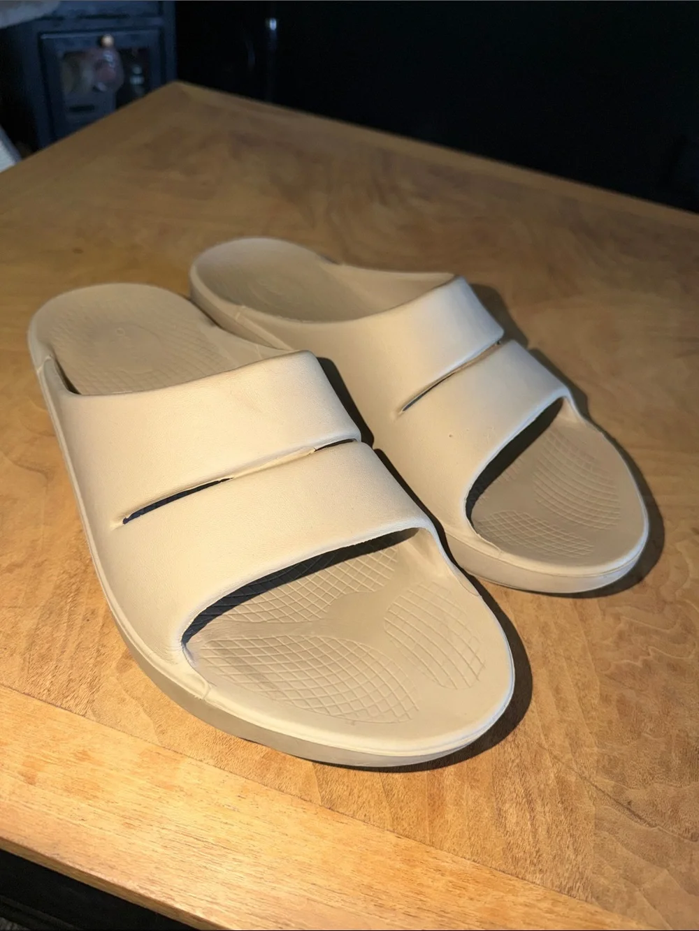 Oofos Ooahh Slides Men’s Size 11